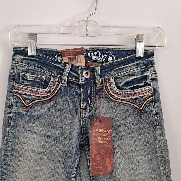 Request Juniors Capris NWT - Picture 2 of 9